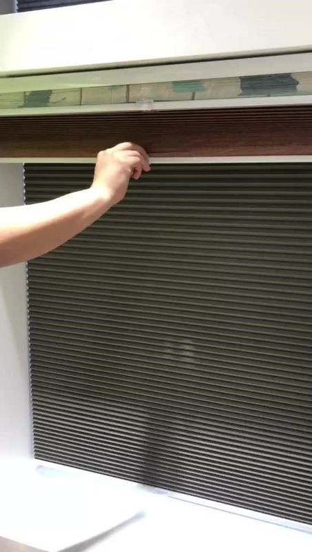 De lagere Open Vouwende Document Draadloze Gordijnzonneblinden plooiden Tijdelijke Zonneblinden