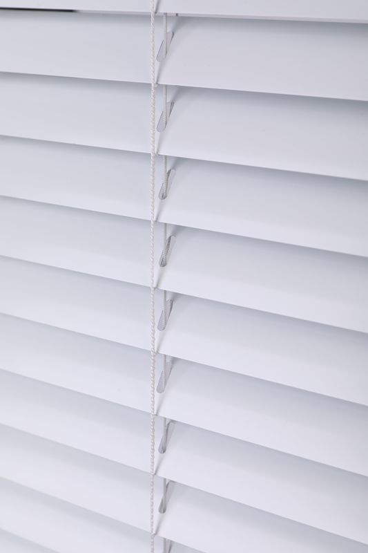 Zonneblinden van het het Aluminium de Venetiaanse Draadloze Gordijn van de vensterdecoratie voor de Ziekenhuizen