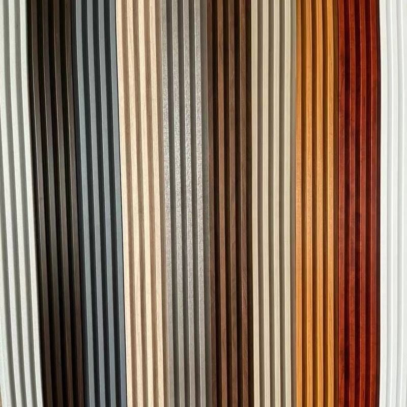 Waterdicht wpc wandpaneel pvc film hout plastic wpc plafondplaat bekleding gevlochten binnenwandpaneel