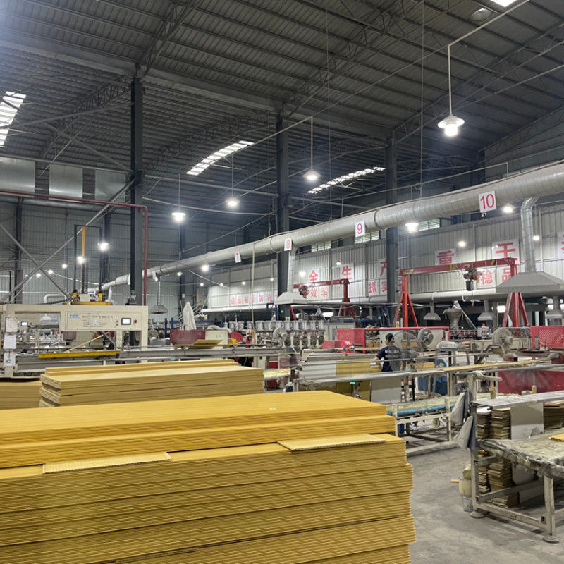 Bamboe houtskool hout veneer board spiegel zijde vuurbestendige pvc wandpaneel voor appartement kantoor