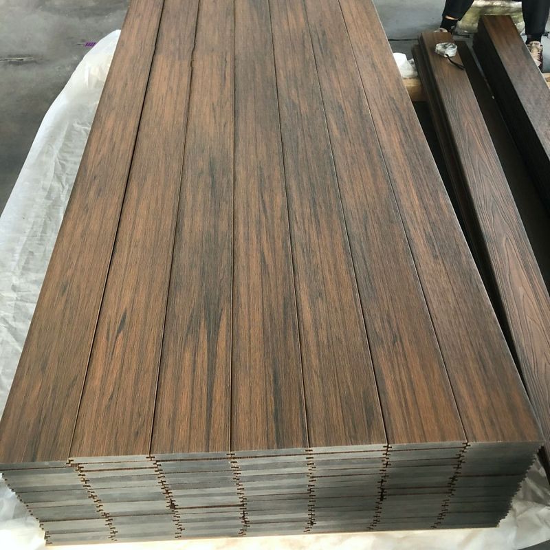 Europese co-extrusie waterdicht dekvloer WPC holle deklaag composiet deklaag buitengebruik geborsteld hout plastic composiet