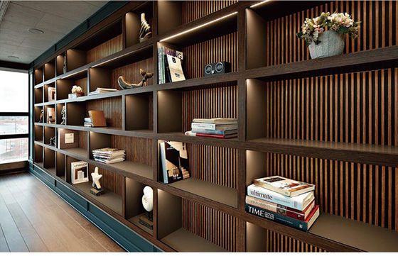 FSC Houten het Comité van de Korrel Binnenlands WPC Muur Vochtbestendig Aangepast Embleem