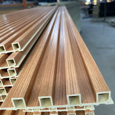 Inwendige wanddecoratie brandwerend gevlochten decoratie gepared wpc panel composiet pvc wandpaneel wpc wandpaneel